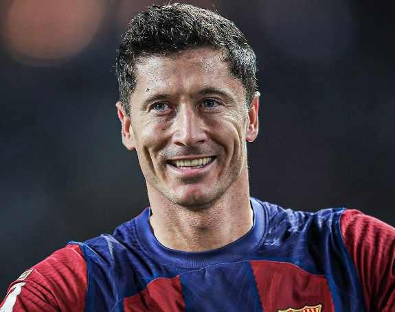 How fraudster Posing As Lewandowski’s Agent Scammed Barcelona £1m