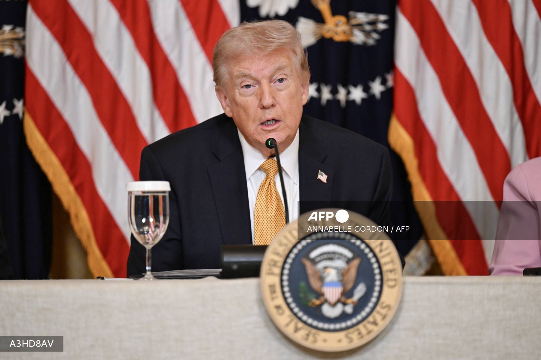 Trump Mocks Macron, Saying Wife Treats Him ‘Badly’